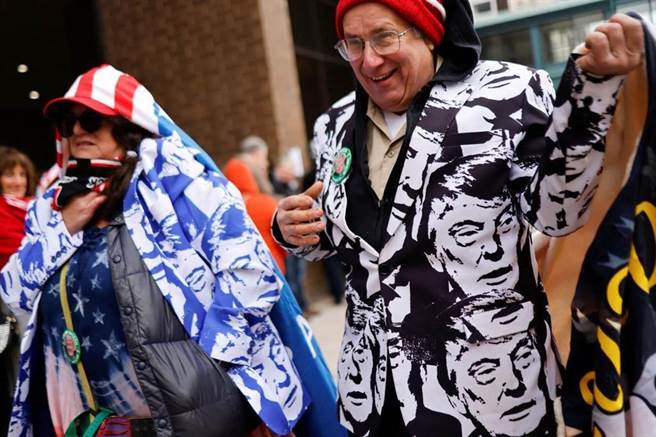 大陆外交部20日发布《2022年美国民主情况》报告，批评美国民主弊病已深入政治和社会肌理的方方面面，并进一步折射出其背后的治理失灵和制度缺陷。（路透资料照片）