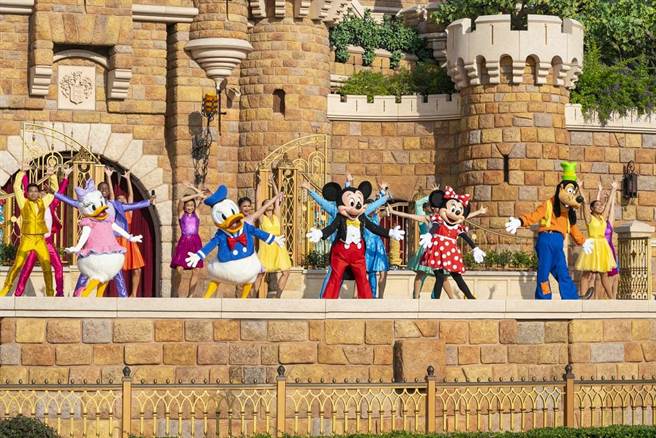 《迪士尼寻梦奇缘》户外音乐派对，激励向梦想出发的勇气。（香港迪士尼乐园提供）