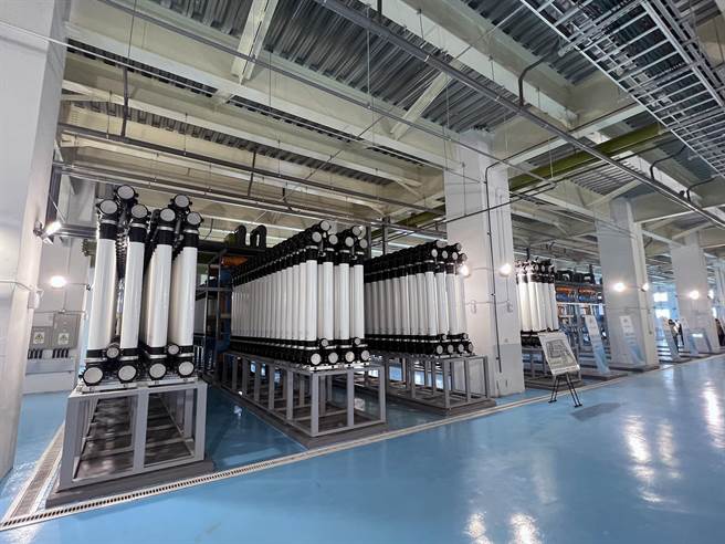 台南安平再生水厂採用2级逆渗透系统，产水品质可达「纯水」等级。（洪荣志摄）