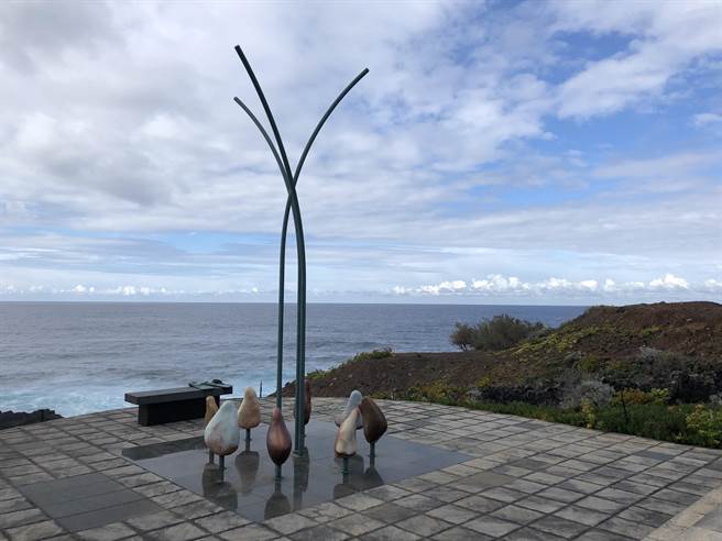 西班牙拉趴马尔岛荷西之忆海边。（陈天慈提供）