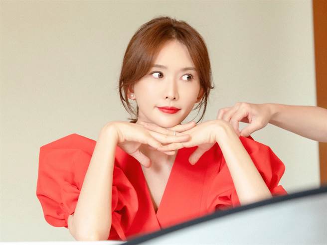 林志玲的好气色依旧，丝毫没有因为育儿而改变。（林志玲工作室提供）