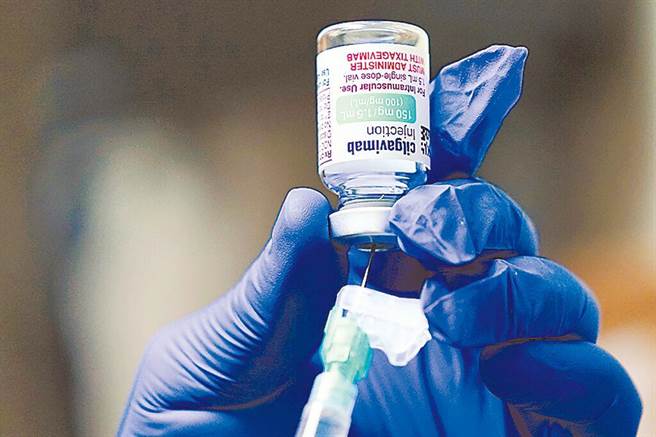 国内去年採购1万剂预防用单株抗体（Evusheld），目前仅使用4分之1，其余将在今年11月30日届效。（美联社）