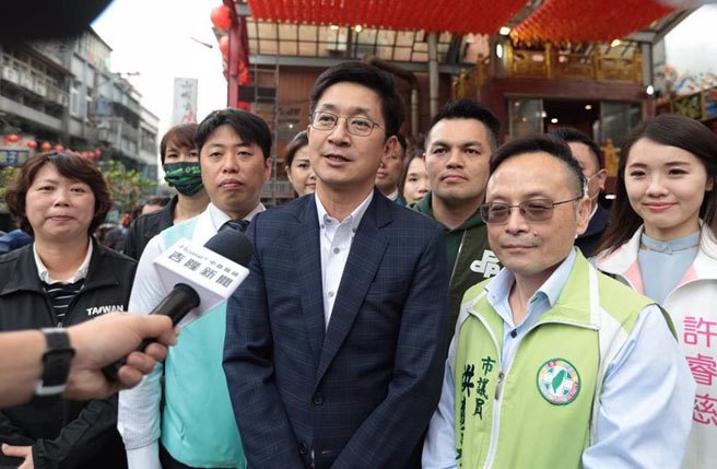 民進黨立委蔡適應（中）。（資料照片）