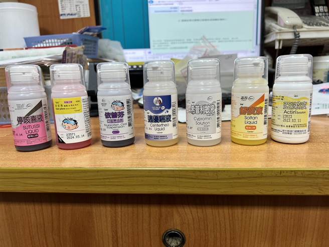 开业小儿科医师施胜桓表示，抗生素、鼻塞、过敏用药、止喘药水、止吐塞剂等都有听说有其他诊所叫不到货，应该是有短缺。（施胜桓提供／冯惠宜台中传真）