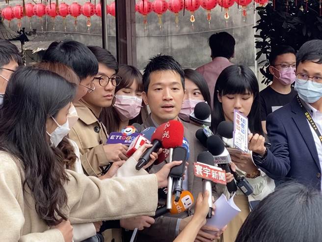 民进党立委何志伟下午出席士林区福顺里何志伟后援会成立活动。（黄婉婷摄）