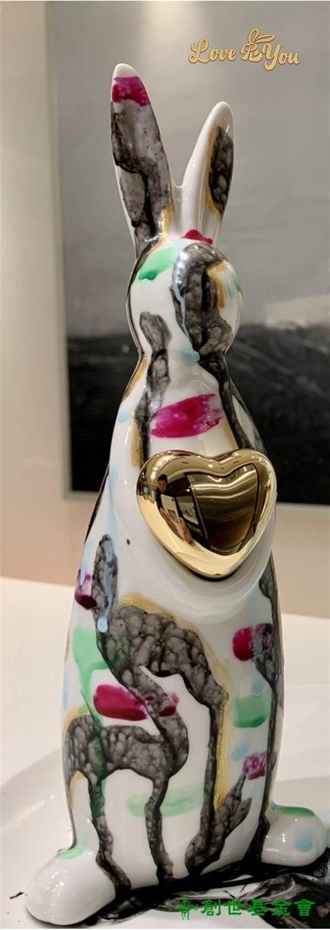 小S的女儿许氏3姊妹，创作超萌流体兔宝，公益拍卖助植物人安养。（创世提供）