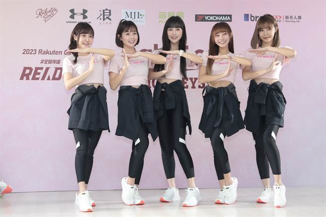 孟洁（左起）、篮篮、Rina、林襄、Yuri今出席乐天女孩记者会。（池宗玲摄）