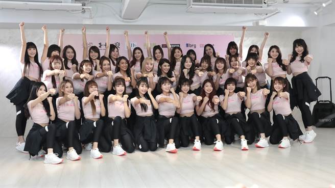 2023乐天女孩全新阵容。（池宗玲摄）