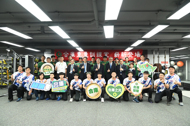 合库斥资重新装修球队重量训练室，同时引进多项新颖重训器材，并于20日宣布正式启用。（合库提供）