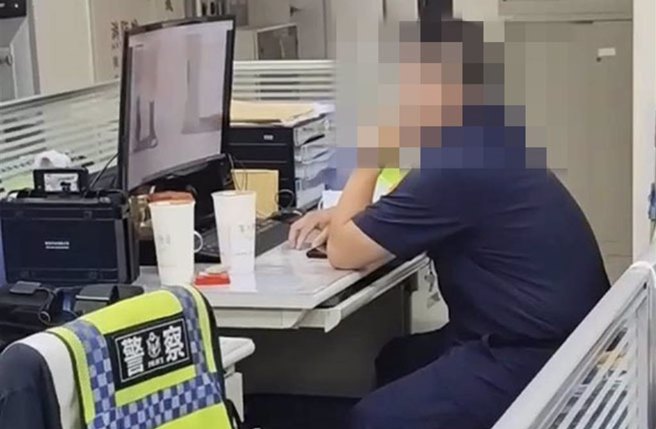 台南市警五分局交通分队萧姓警员上班看动漫遭记过调职。（本报资料画面）