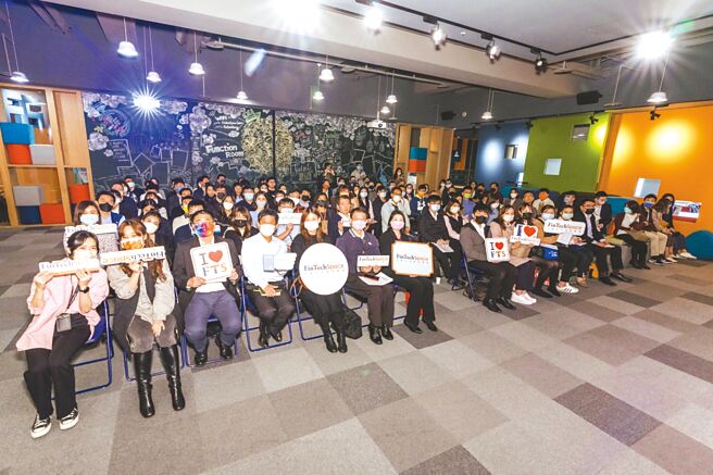 2023 FinTechSpace Demo Day产创媒合发表日大合照。图／业者提供