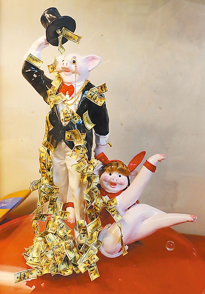 蔡承哲多元创作，跳脱宗教信仰框架，作品更显生命力。（吕妍庭摄）