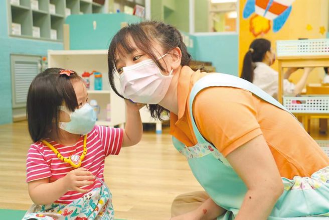 为让家长兼顾育儿及工作，教育部国教署协助各部会建立职场托育场所，营造更友善的职场托育环境。（本报资料照）