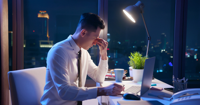 天蝎座、牡羊座、摩羯座容易压榨员工，让他们做超过自己工作量的事物。（示意图／Shutterstock）