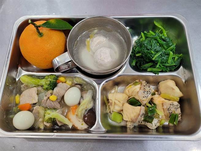 基隆市武崙国小营养午餐。（基隆市政府提供／徐佑升基隆传真）