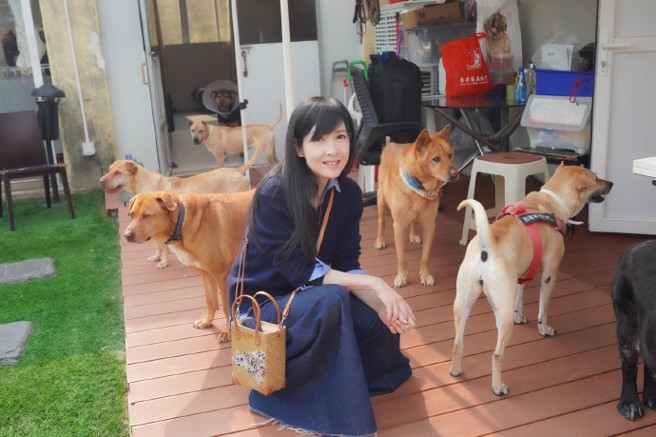 周慧敏认为人生阅歷所流露的美很值得欣赏。（图／微博@周慧敏）