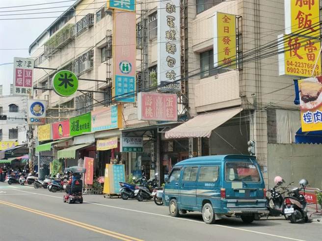 台中市7区自21日上午10时起至23日上午9时实施停水，部分店家选择直接公休3日，也有店家表示，用完水就休息。（示意图／潘虹恩摄）