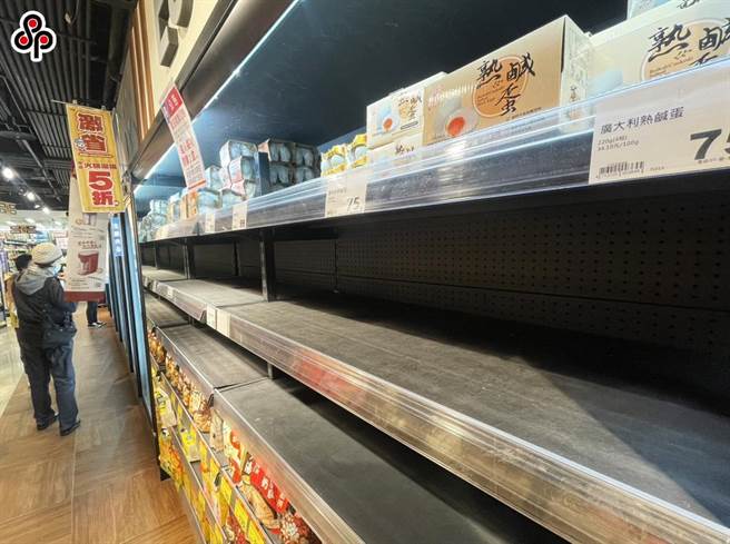 农委会改变措施，规画进口鸡蛋经过洗选后，送至包装符合相关要求的通路业者，并供应到民生市场。（报系资料照）