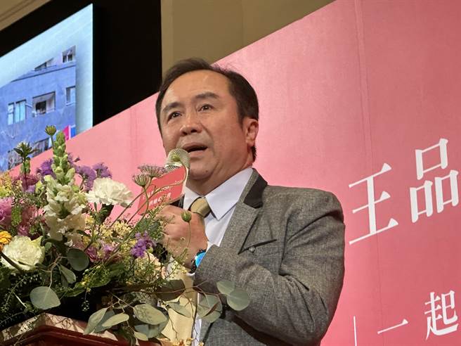 王品集團今天召開供應商年會，董事長陳正輝感謝供應商夥伴長年支持。 (王品提供)
