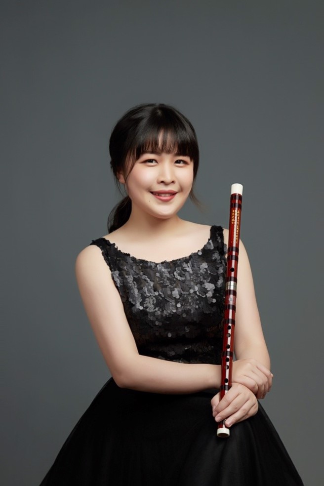 担任笛独奏的韩欣玲现在是臺北市立国乐团笛演奏员，自幼受音乐、舞蹈薰陶，笛艺精湛，也是国内器乐大赛常胜军。(图／臺北市立国乐团提供)