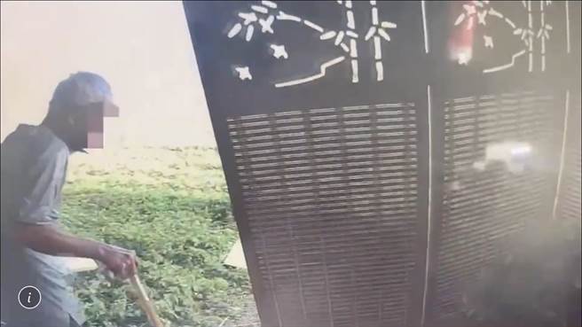 65岁许姓街友遭控偷东西，但他辩称是在捡回收，不过讯后仍被依窃盗罪嫌送办。（警方提供／谢佳潾屏东传真）