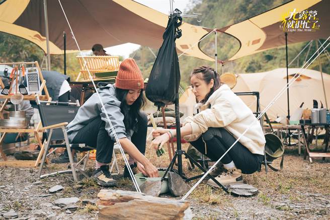 杨谨华（左）、林心如首度一起露营。（TVBS提供）