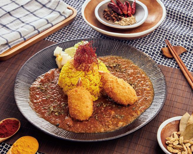 SOGO忠孝馆日本展初登场－大阪香料咖哩蟹爪奶油可乐饼咖哩饭，330元。（SOGO提供）