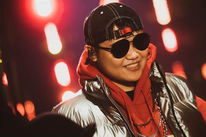  小卡比參賽後被許多網友評論很像「熱狗」MCHotDog。（MyVideo提供）