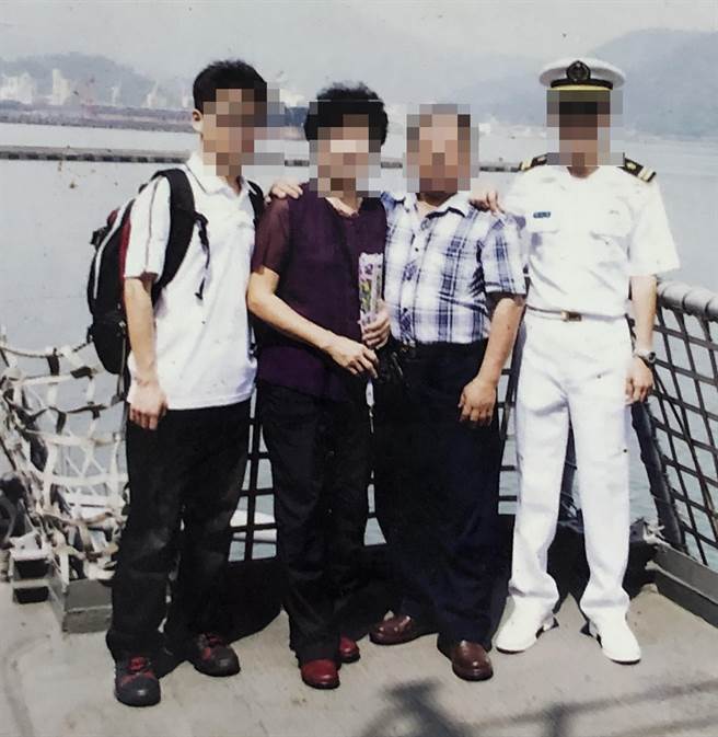 台中丰原前空姐烧夫案，死者家属说杨男（右）生前非常优秀，却被李女烧死，是国家的严重损失。（陈世宗翻摄）