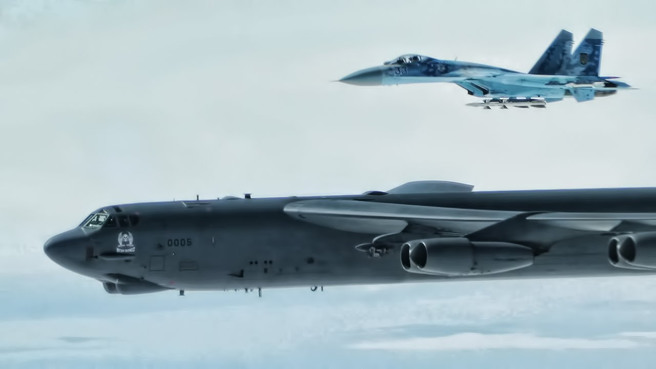 塔斯社称，B-52接近波罗地海俄罗斯领空，立即派出Su-35拦截。此为意示图，是2020年美军与乌克兰的联合军演，图上的Su-27属于乌克兰空军。(图/Youtube)