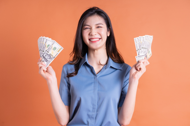 生肖属鼠、牛、虎的女性不仅工作能力强，而且还很会赚钱。（示意图／Shutterstock）