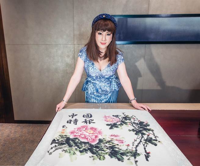 宫雪花写得一手好书法，还曾指导亚洲小姐。（罗永铭摄）