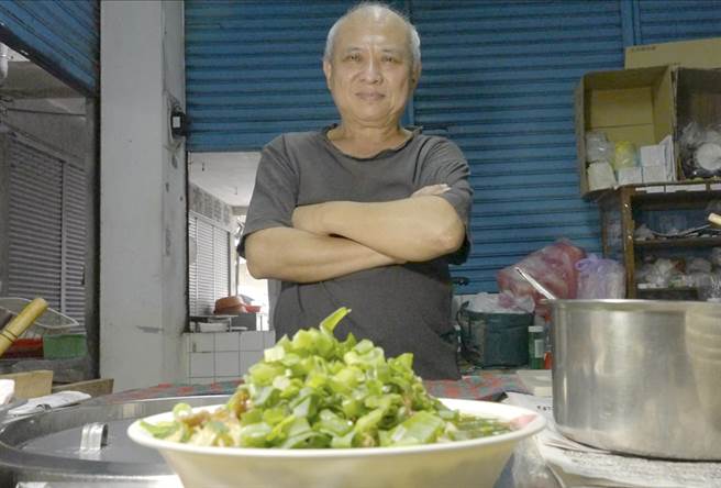 台东市1家麵店满满的馄饨，而且价格不涨反降。（民眾提供）