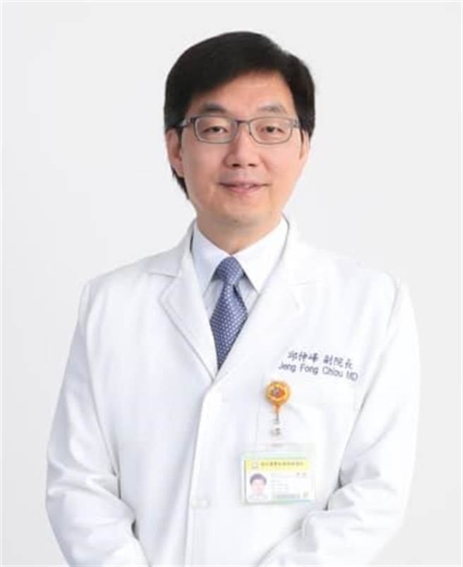 邱仲峯是北医附医院长，目前也是台北癌症中心质子中心召集人。（图翻摄自台北癌症中心）