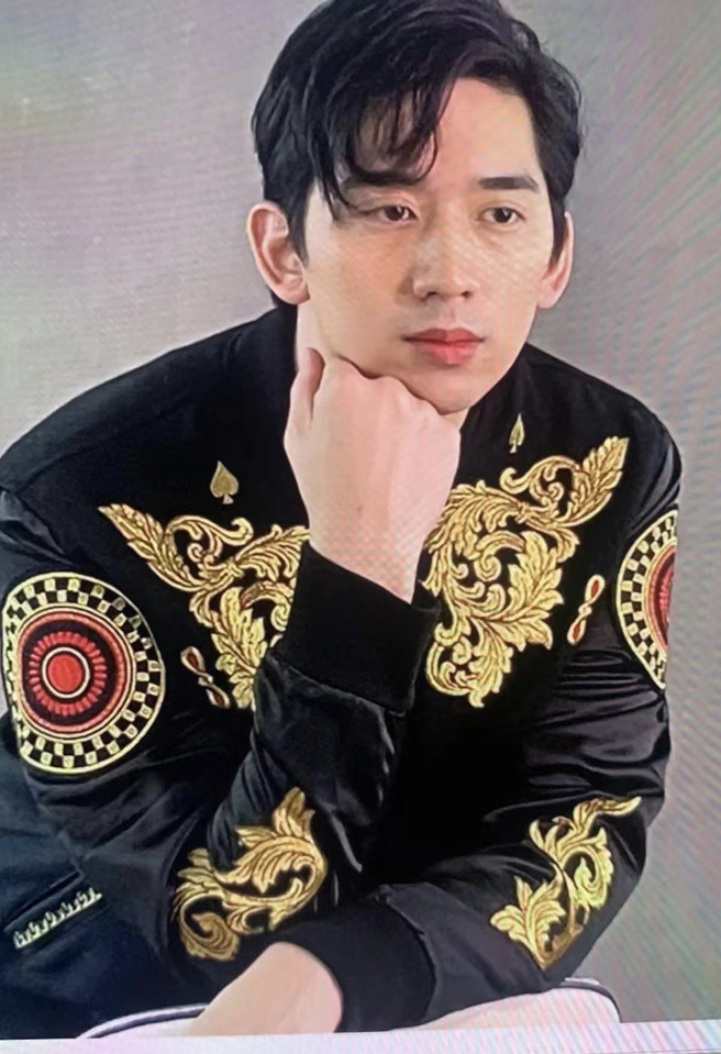 宫雪花自豪儿子是最帅星二代，图为身高193公分的小儿子。（宫雪花提供）