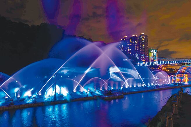 2023碧潭水舞将于3月31日登场，为期59天，图为2022碧潭水舞资料照片。（新北市观旅局提供／陈慰慈新北传真）