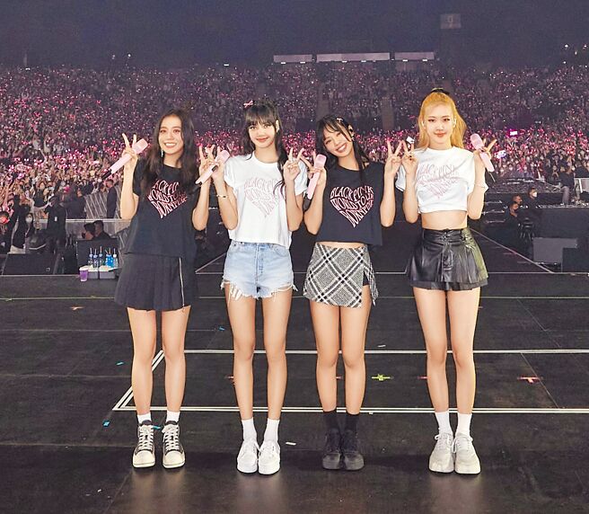 BLACKPINK演唱会带来现象级追星热潮，也衍生出不少乱象。（摘自推特）
