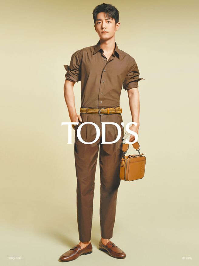 品牌大使肖战以轻松优雅的模样演绎TOD’S 2023春夏系列。（TOD’S提供）
