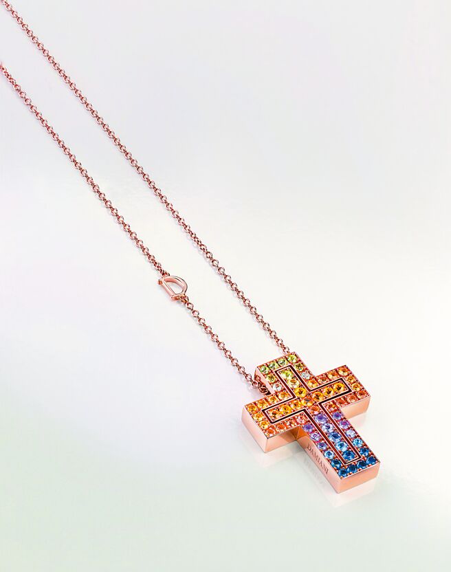 DAMIANI Belle Epoque十字架彩虹蓝宝石项炼，14万7900元。（DAMIANI提供）