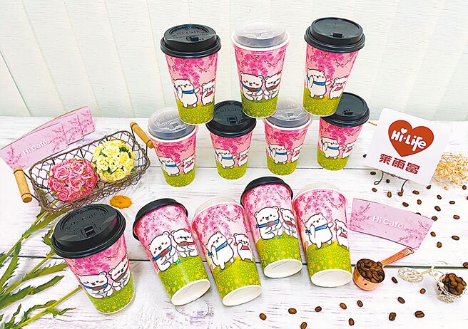 莱尔富限时推咖啡组合折扣，为民眾补班补课打气。（莱尔富提供）