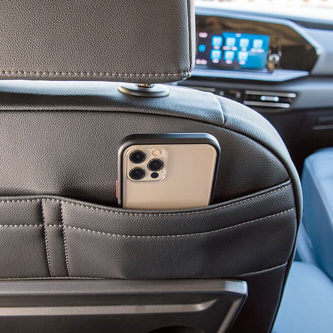 前座椅背有收纳口袋。（陈大任摄）