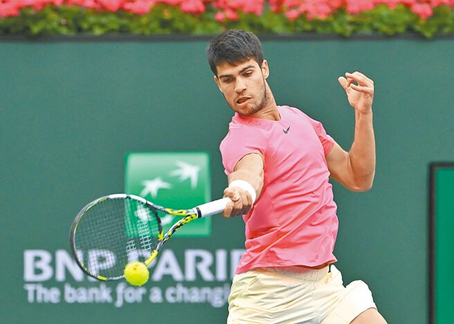 阿卡瑞兹拿下印地安泉大师赛冠军，且重返球王宝座。（路透）