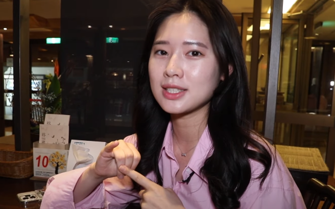 来自韩国的美女尹玫伊在朋友推荐下来台湾念书。（图／翻摄自不要闹工作室YouTube）