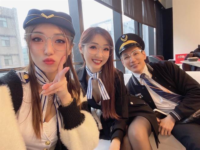 涂晨洋（右）在八点檔戏剧中饰演的总裁形象深植人心。（真想和你工作室提供）