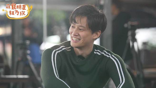 徐新洋表示在捷运站搭讪未婚妻。（TVBS提供）