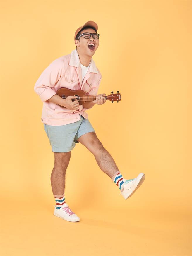 那那大師升格為公視網路直播節目主持人。（公視提供）