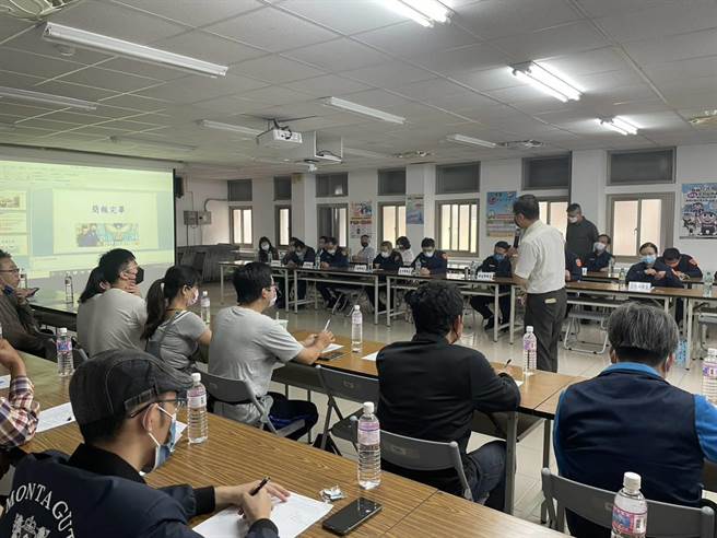 台中市东势警分局21日举行「强化治安联防座谈会」。（警方提供／陈淑娥台中传真）