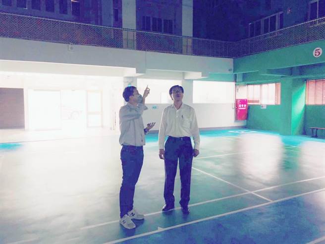 竹东镇羽球馆修缮工程已到最后阶段，预计最快5下旬可重新开放。（竹东镇公所提供／邱立雅竹县传真）