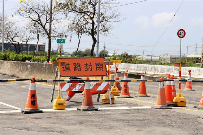 气爆事件后，自来水公司在嘉164线的工程全面停工。（吕妍庭摄）