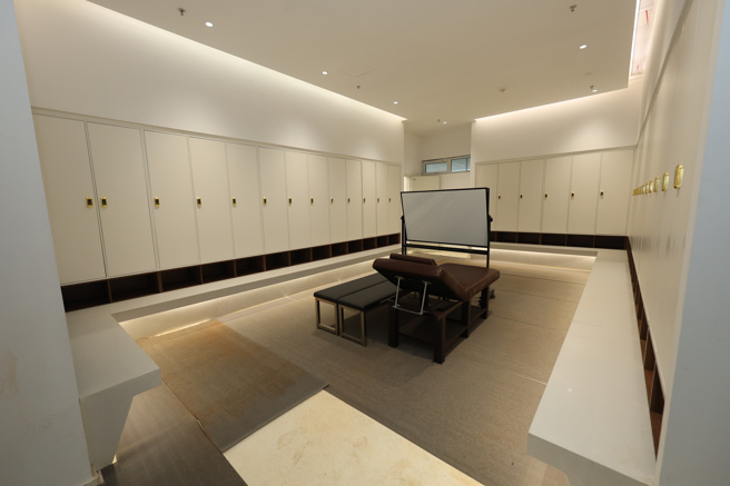 杭州亞運棒球場室內球員休息區。（中華奧會提供）